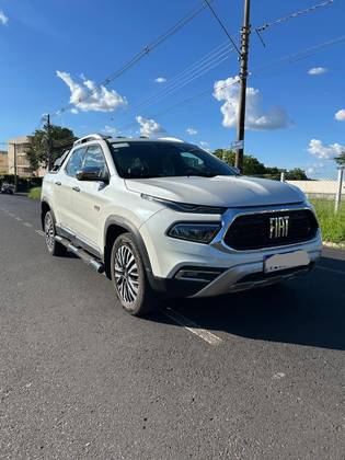 FIAT TORO 2.0 16V TURBO DIESEL RANCH 4WD AT9 FIAT TORO 2.0 16V TURBO DIESEL RANCH 4WD AT9